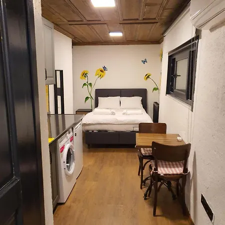 Casa Mirasol Golden Horn Bed & Breakfast